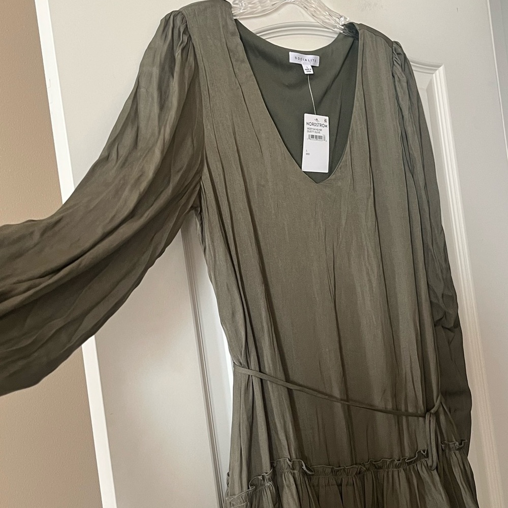 Socialite “Dusty” Olive Silky Smooth Long Sleeve Ruffle Dress Women’s Size L - Picture 11 of 16